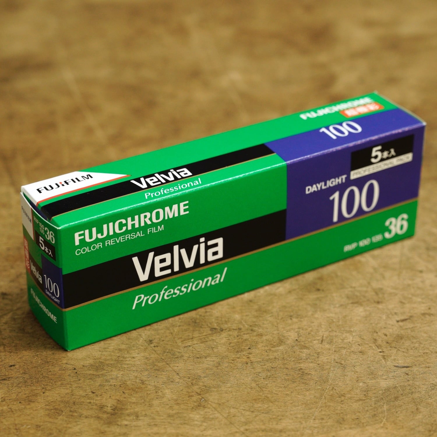 3472LP2 FUJIFILM Velvia 100 DAYLIGHT 超極彩 RVP 100 135 5本入り